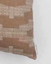 Load image into Gallery viewer, Ojos Pillow Cover