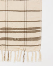 Load image into Gallery viewer, Amorie Throw
