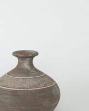 Load image into Gallery viewer, Hakan Vase

